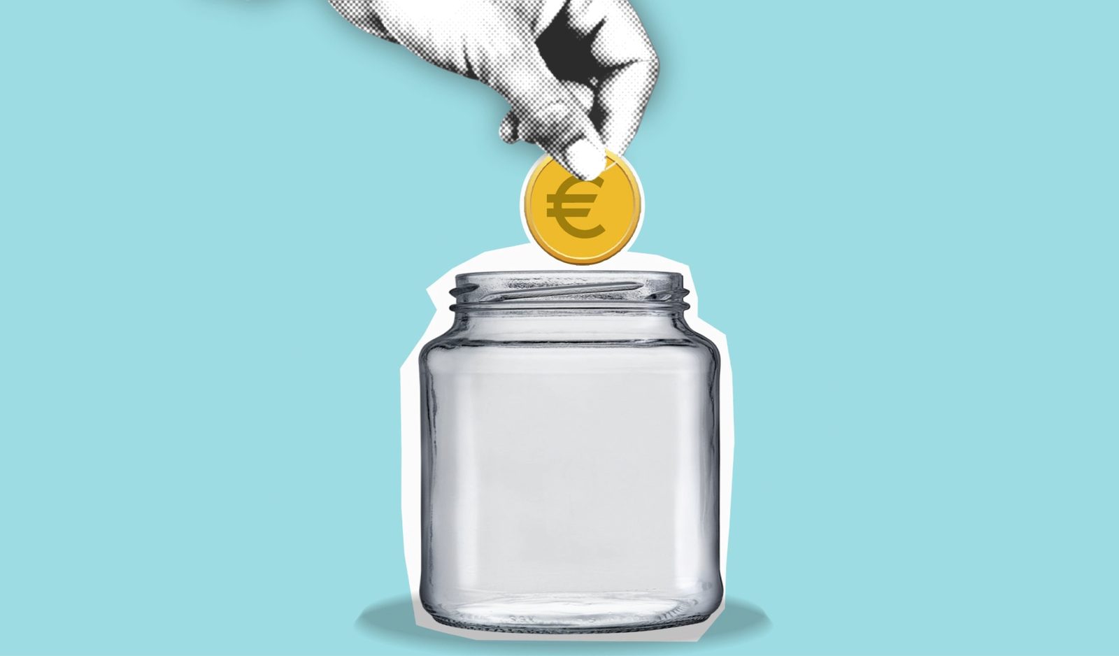 Une main glissant une pièce d'un euro dans un bocal en verre